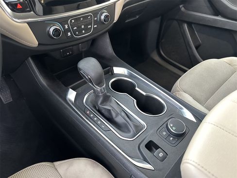 Used 2022 Chevrolet Traverse LS image 34