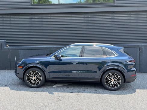 Certified 2026 Porsche Cayenne AWD/4WD image 2