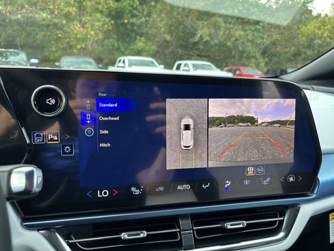 New 2026 Chevrolet Equinox EV LT image 17