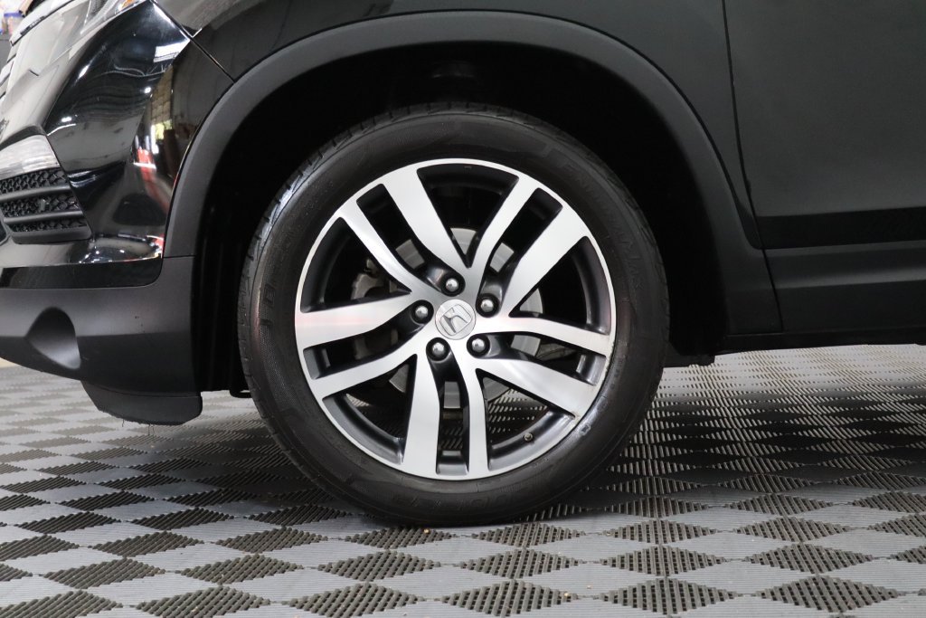 Used 2017 Honda Pilot Elite image 6