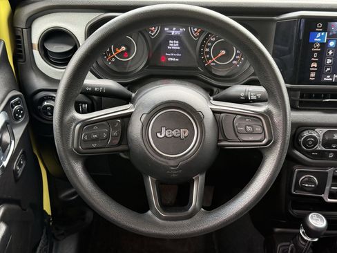 Used 2024 Jeep Gladiator Sport AWD/4WD image 16