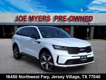 Used 2023 Kia Sorento S w/ Panoramic Sunroof Package
