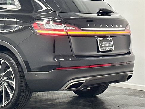 Used 2023 Lincoln Nautilus Reserve w/ Equipment Group 201A image 7