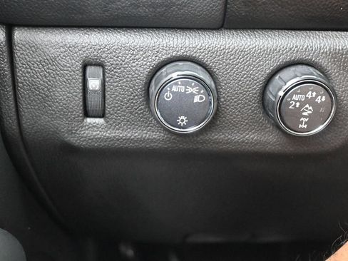 Used 2022 Chevrolet Colorado ZR2 AWD/4WD image 22