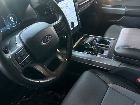 Used 2022 Ford F150 Lightning Lariat image 12