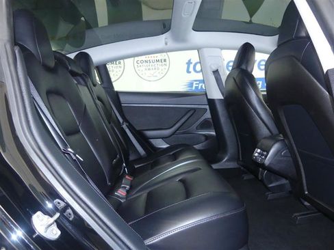 Used 2020 Tesla Model 3 Standard Range Plus RWD image 19