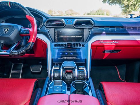 Used 2019 Lamborghini Urus image 23
