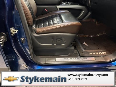Used 2017 Nissan Titan Platinum Reserve image 23