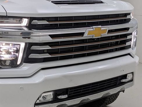 Used 2022 Chevrolet Silverado 3500 High Country AWD/4WD image 42
