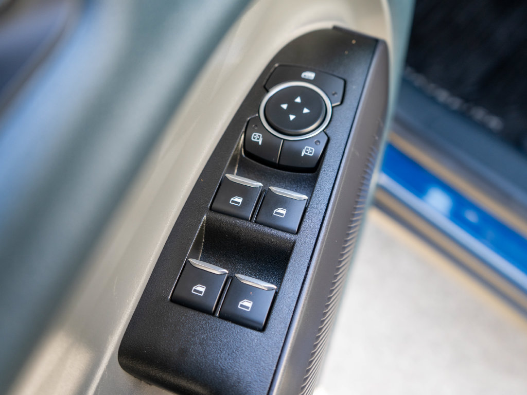 Used 2023 Ford Maverick Lariat w/ Lariat Luxury Package FWD image 17