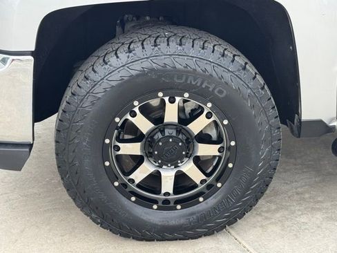 Used 2018 Chevrolet Silverado 1500 LT w/ All Star Edition image 9