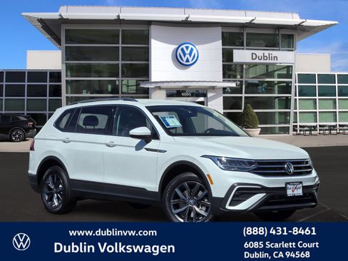 Certified 2023 Volkswagen Tiguan SE FWD image 1