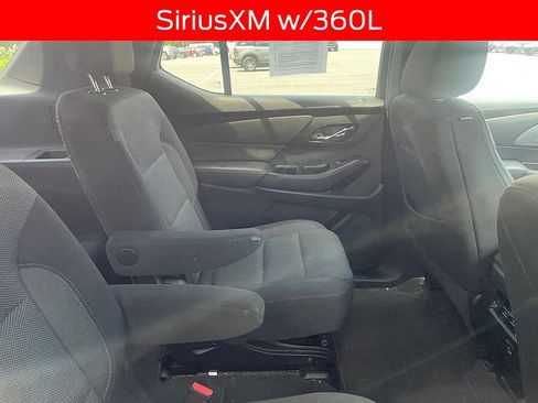 Used 2022 Chevrolet Traverse LT AWD/4WD image 9