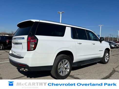 Used 2023 Chevrolet Suburban Premier image 3
