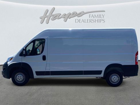 Used 2025 RAM ProMaster 2500 w/ Convenience Group FWD image 10