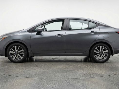 Used 2025 Nissan Versa SV image 5