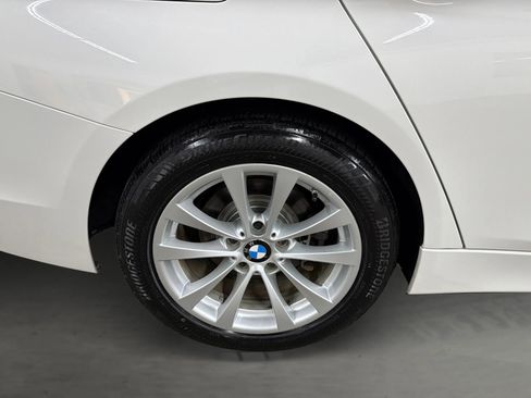 Used 2016 BMW 320i Sedan image 16