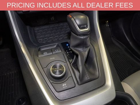 Certified 2023 Toyota RAV4 XLE Premium AWD/4WD image 18