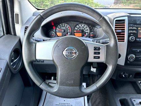 Used 2013 Nissan Xterra S image 21