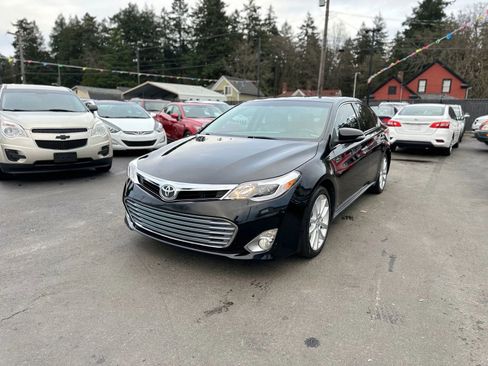 Used 2013 Toyota Avalon XLE image 1