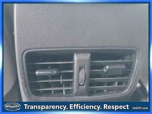 Used 2024 Toyota Corolla Cross L image 27