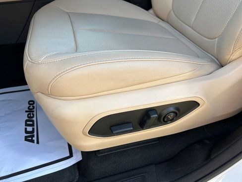 Used 2024 Jeep Grand Cherokee Limited w/ Luxury Tech Group II image 23