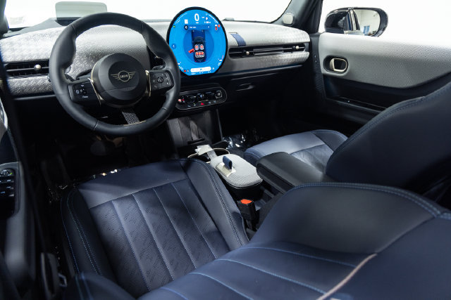 Used 2025 MINI Cooper S FWD image 16