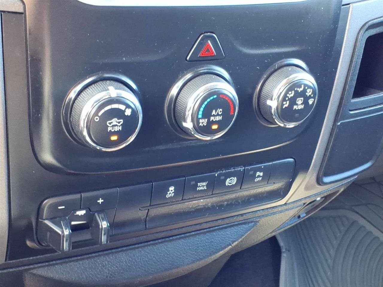 Used 2014 RAM 2500 Tradesman w/ Chrome Appearance Group AWD/4WD image 26