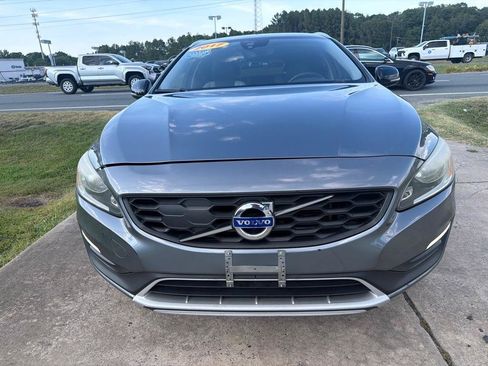 Used 2017 Volvo V60 T5 Cross Country w/ Convenience Package AWD/4WD image 2