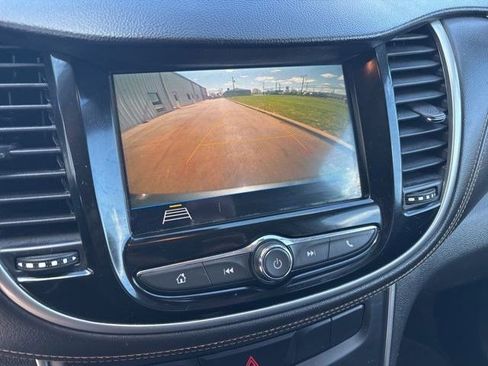 Used 2018 Chevrolet Trax LT w/ LT Convenience Package image 24