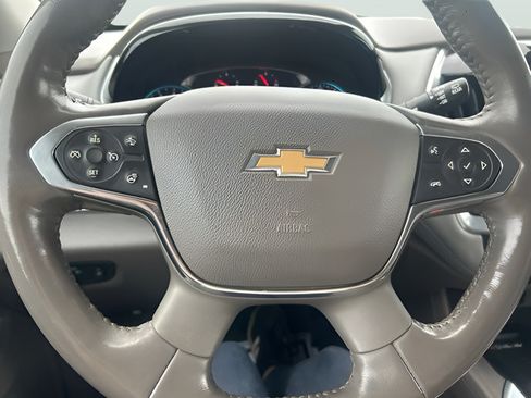 Used 2020 Chevrolet Traverse Premier FWD image 21
