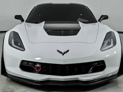 Used 2016 Chevrolet Corvette Z06 w/ 3LZ Preferred Equipment Group RWD image 5