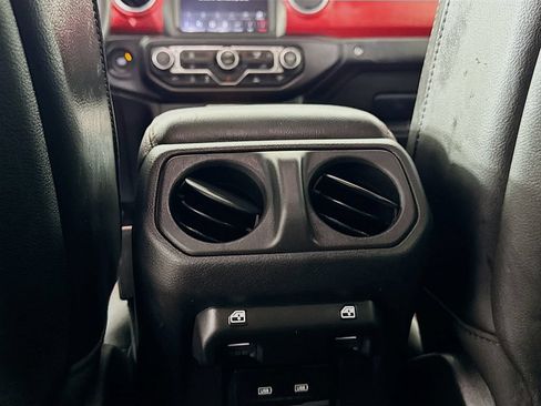 Used 2023 Jeep Gladiator Rubicon w/ LED Lighting Group AWD/4WD image 30