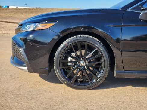 Used 2023 Toyota Camry XSE w/ Navigation Package image 13