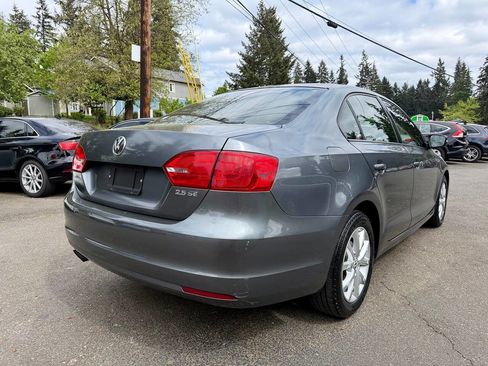 Used 2012 Volkswagen Jetta SE FWD image 6