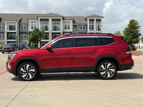 Used 2024 Volkswagen Atlas SE FWD image 4