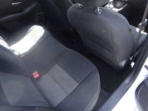 Used 2022 Nissan Sentra SV FWD image 12