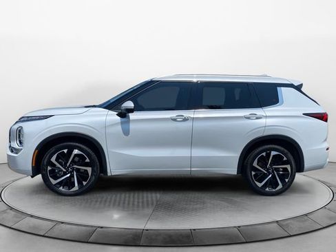 Used 2023 Mitsubishi Outlander SEL FWD image 2