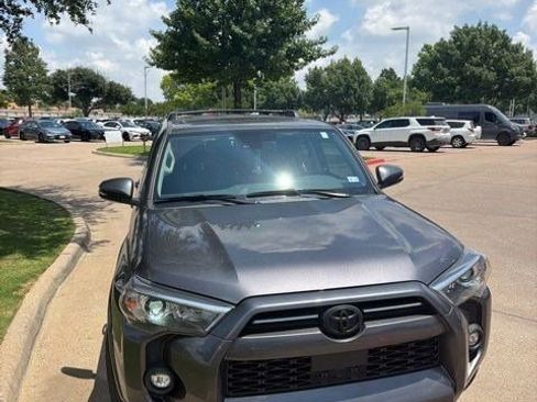 Used 2023 Toyota 4Runner SR5 Premium w/ Moonroof Package RWD image 9