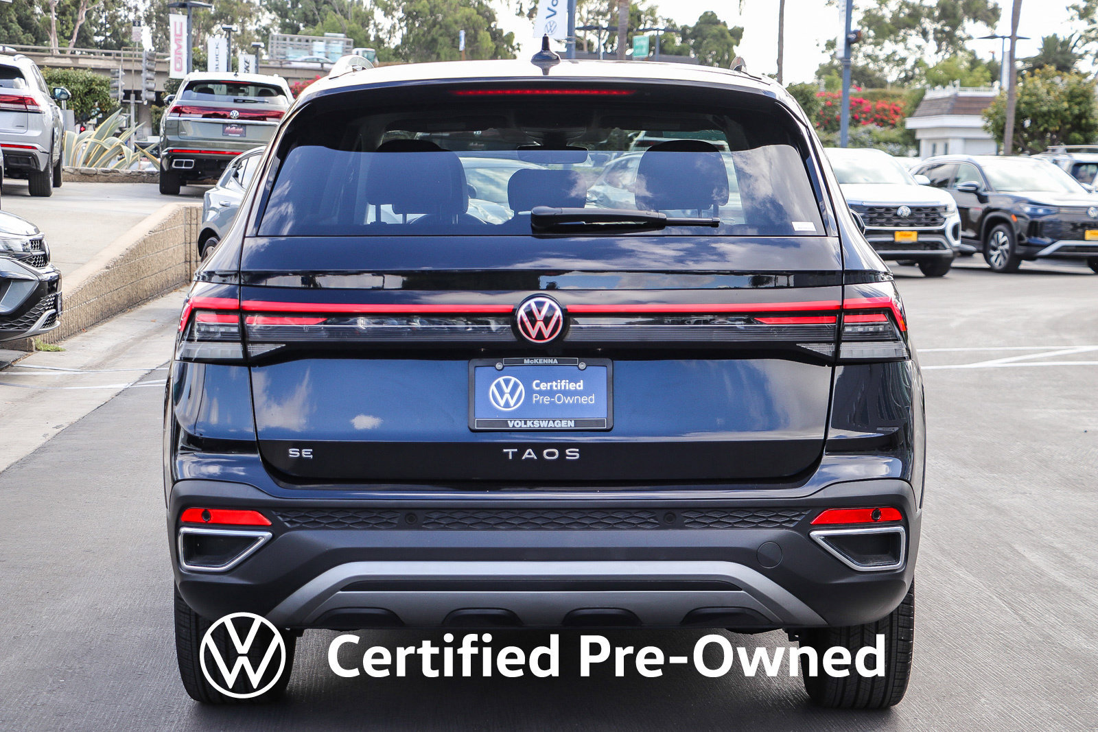 Used 2025 Volkswagen Taos SE FWD image 8