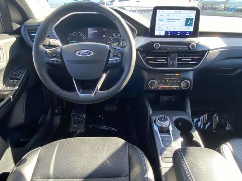 Used 2022 Ford Escape SEL image 9