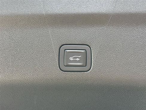 Used 2025 GMC Yukon Denali AWD/4WD image 56