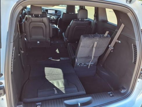 New 2026 Chrysler Pacifica Select FWD image 45