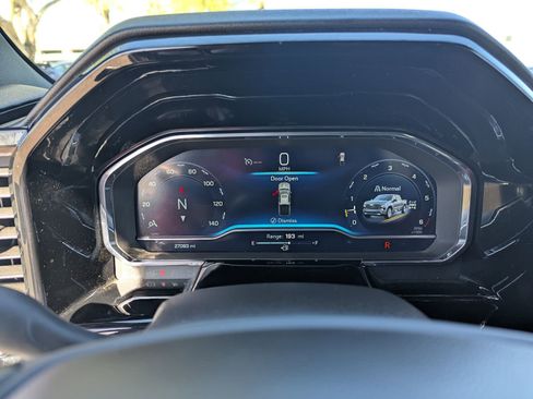 Used 2023 Chevrolet Silverado 1500 High Country w/ Technology Package image 30