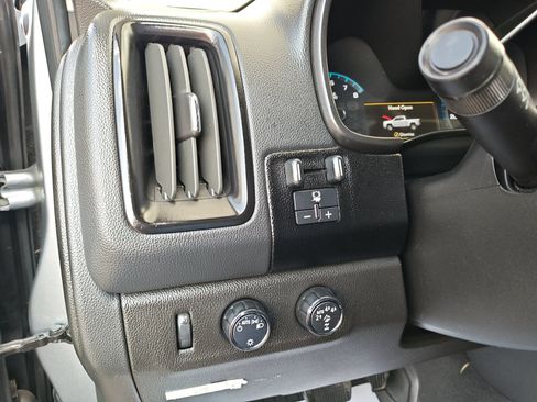 Used 2022 Chevrolet Colorado ZR2 AWD/4WD image 23