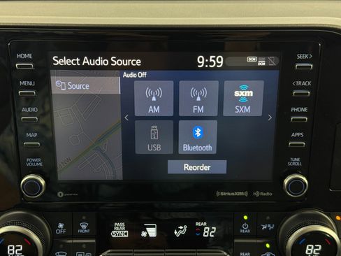 Used 2021 Toyota Highlander XLE image 25