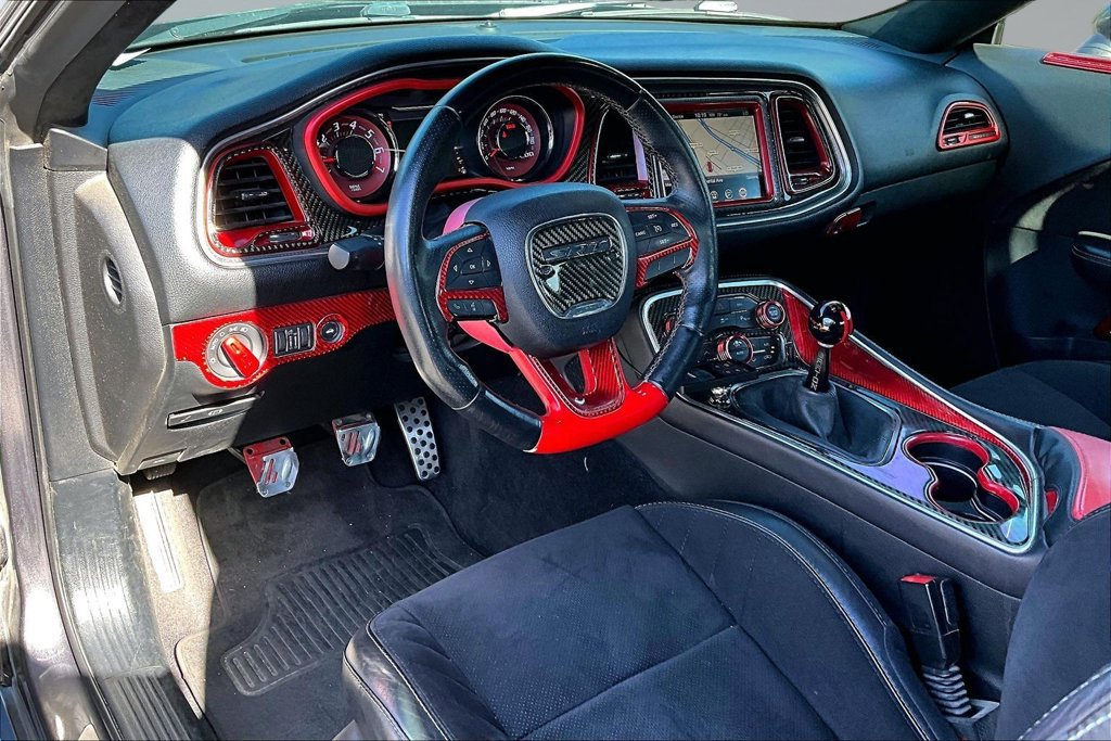 Used 2016 Dodge Challenger SRT Hellcat RWD image 4