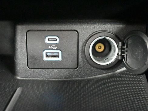 Used 2023 Ford Escape ST-Line image 19