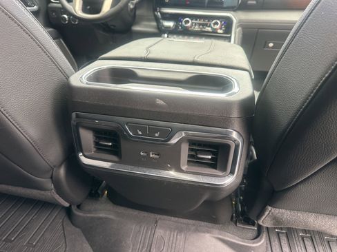 Used 2025 GMC Sierra 3500 Denali w/ Denali Reserve Package AWD/4WD image 21