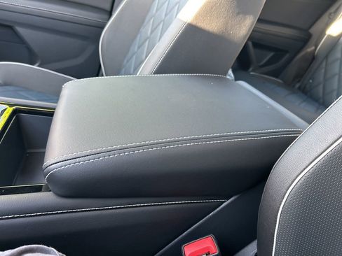 New 2026 Volkswagen Atlas Cross Sport SEL Premium R-Line image 40